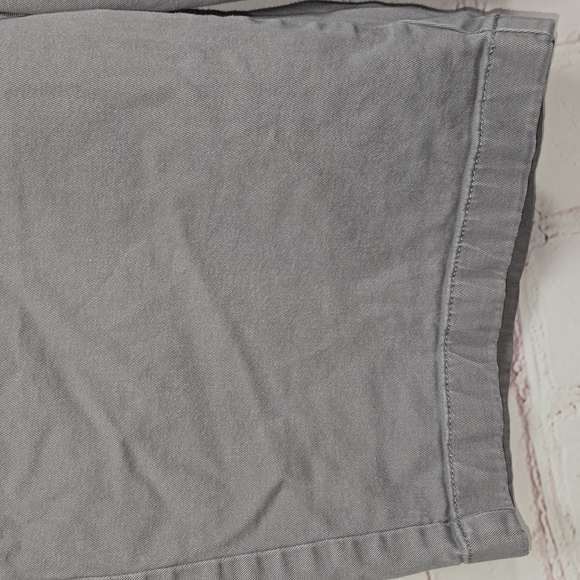J. Crew Gray Flat Front Classic Chino 9in Inseam Mens Size 34 - Picture 4 of 13